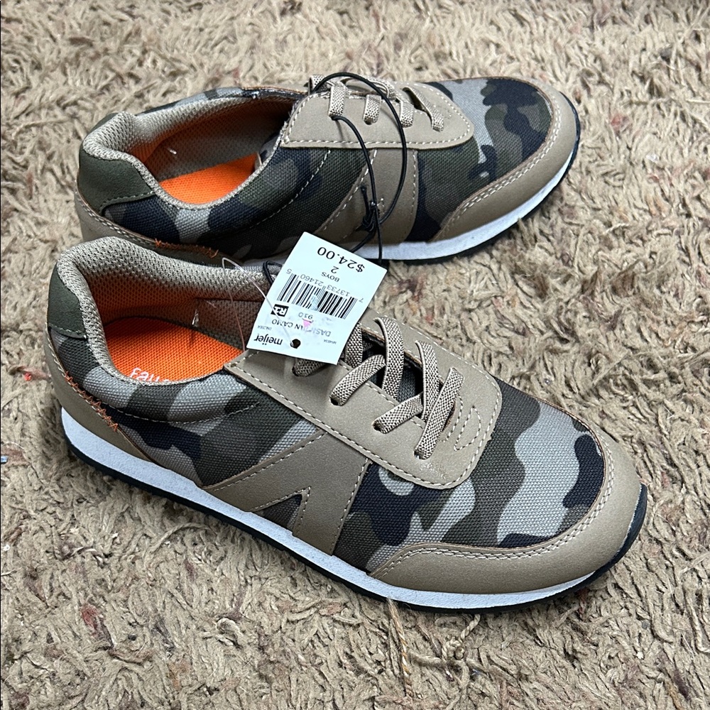 Falls Creek Kids Sneakers Boy Size 2 - Camo Gray and Tan